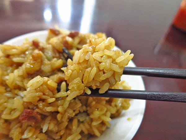 【三重美食】三重老牌油飯四神湯-不少在地人推薦的油飯店