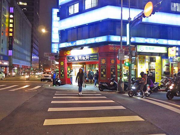 【台北美食】福州世祖胡椒餅-台北車站附近的超人氣胡椒餅