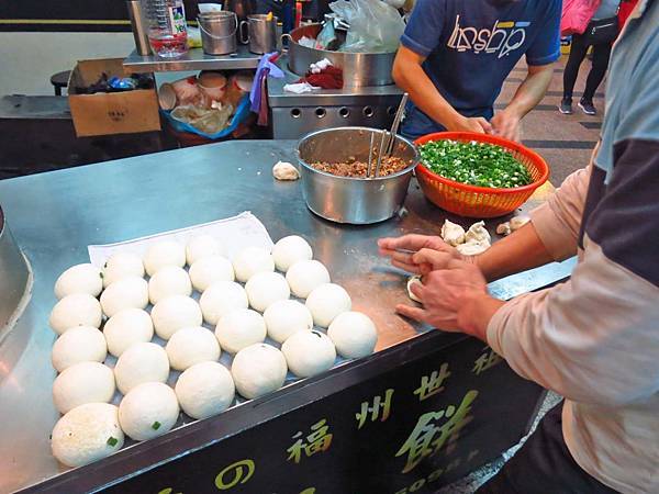 【台北美食】福州世祖胡椒餅-台北車站附近的超人氣胡椒餅