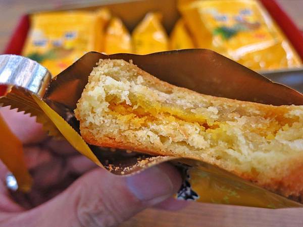 【板橋美食】小潘蛋糕坊-排隊人潮從不停過的鳳梨酥店