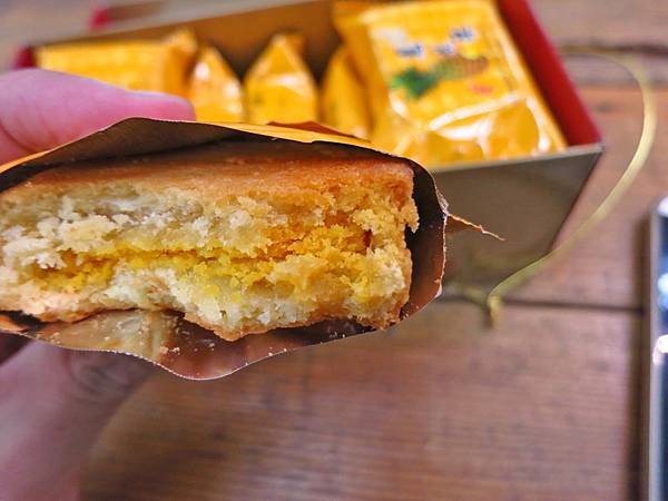 【板橋美食】小潘蛋糕坊-排隊人潮從不停過的鳳梨酥店