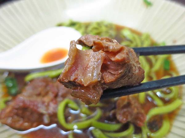 【板橋美食】祥發養生蔬菜排骨麵食館-入口即化的排骨麵