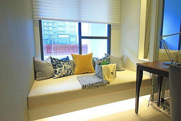 明日朗朗-桃園青埔熱銷建案月付8800買2房