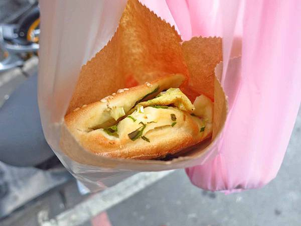 【蘆洲美食】兄弟燒餅-香噴噴炭火烤的美味燒餅