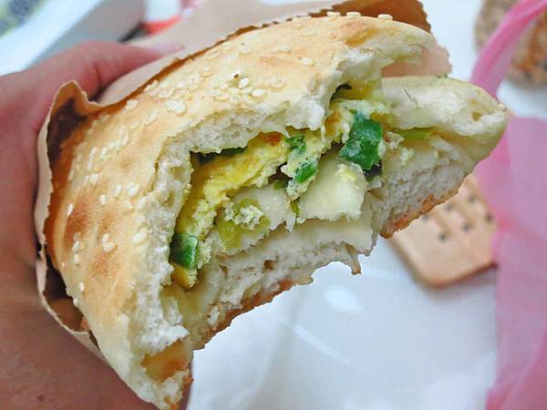 【蘆洲美食】兄弟燒餅-香噴噴炭火烤的美味燒餅 【蘆洲美食】兄弟燒餅-香噴噴炭火烤的美味燒餅