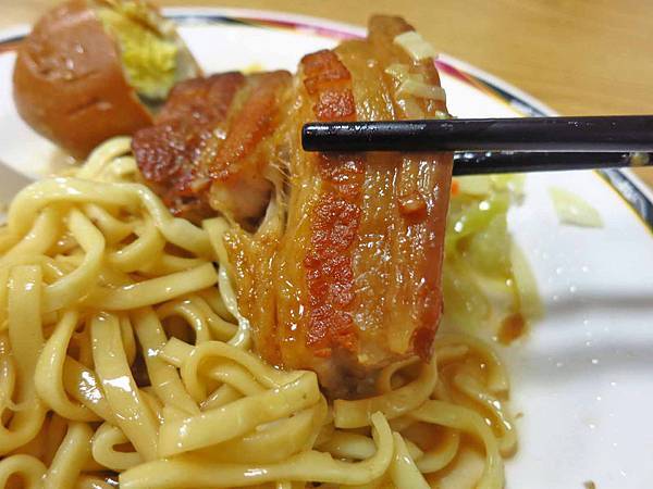 【台北美食】胖哥焢肉飯-巷弄裡的大份量美味小吃店