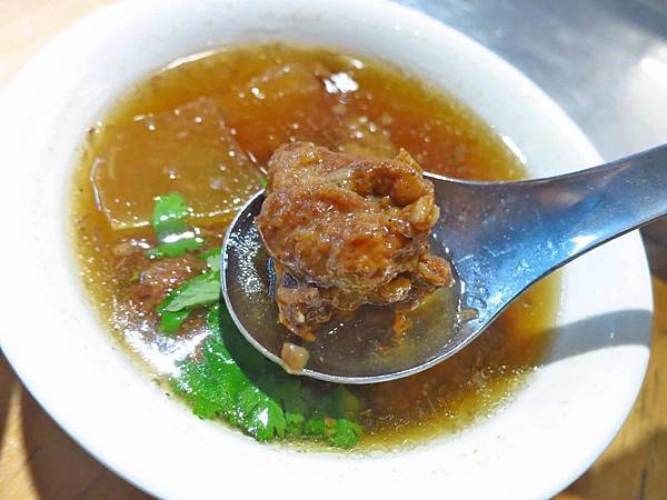 【台北美食】北北車魯肉飯-高雅環境的平民魯肉飯