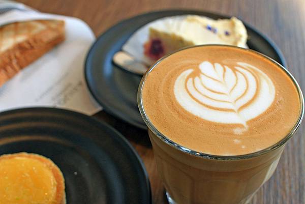 明日朗朗-桃園青埔熱銷建案月付8800輕鬆買2房