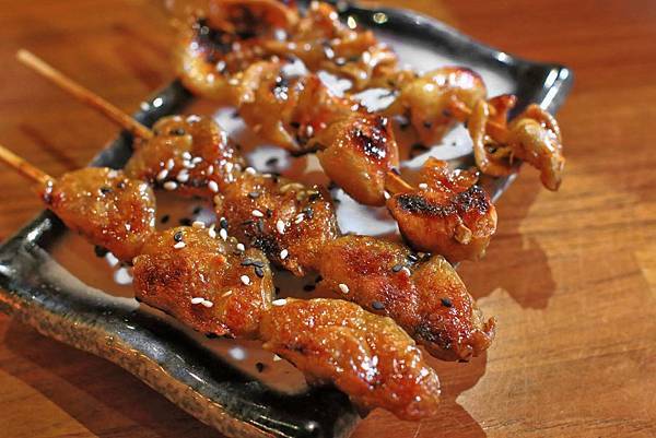 【板橋美食】林桑手串本家-致理後門口的高CP值串燒店