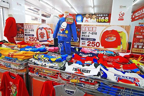 【絕版超低價，２件只要１００元起！】全台灣最大的原廠授權童裝特賣會超低價！新品全面２件１００元起！硬是比外面便宜２００元以上！多種卡通人物任你挑-PUZZLE拍手國際
