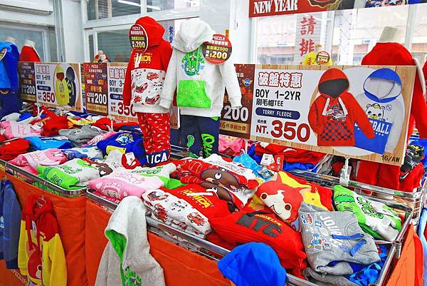 【絕版超低價，２件只要１００元起！】全台灣最大的原廠授權童裝特賣會超低價！新品全面２件１００元起！硬是比外面便宜２００元以上！多種卡通人物任你挑-PUZZLE拍手國際