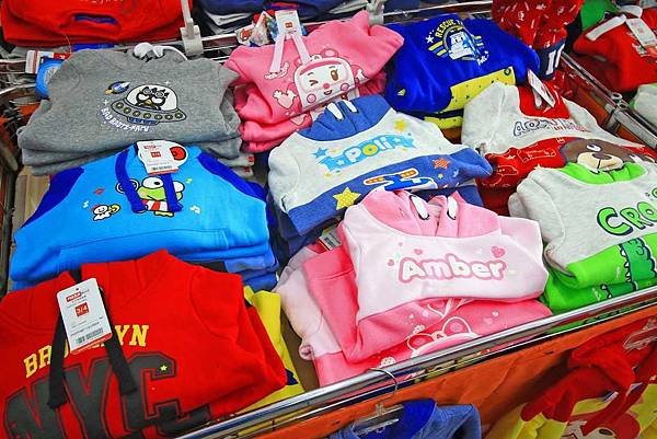 【絕版超低價，２件只要１００元起！】全台灣最大的原廠授權童裝特賣會超低價！新品全面２件１００元起！硬是比外面便宜２００元以上！多種卡通人物任你挑-PUZZLE拍手國際