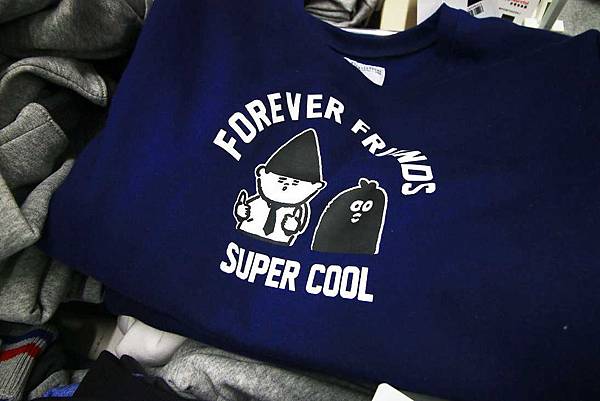 【絕版超低價，２件只要１００元起！】全台灣最大的原廠授權童裝特賣會超低價！新品全面２件１００元起！硬是比外面便宜２００元以上！多種卡通人物任你挑-PUZZLE拍手國際