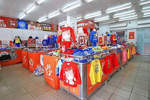 【絕版超低價，２件只要１００元起！】全台灣最大的原廠授權童裝特賣會超低價！新品全面２件１００元起！硬是比外面便宜２００元以上！多種卡通人物任你挑-PUZZLE拍手國際