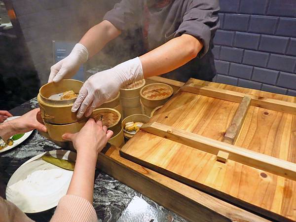 【台北美食】饗饗-干貝、握壽司、牛舌等高級食材無限量吃到飽