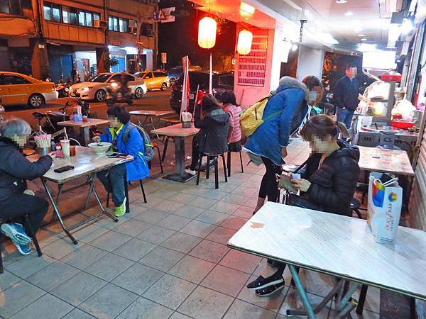 【台北美食】洪媽媽小吃部-大份量又美味的炒飯