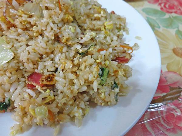 【台北美食】洪媽媽小吃部-大份量又美味的炒飯