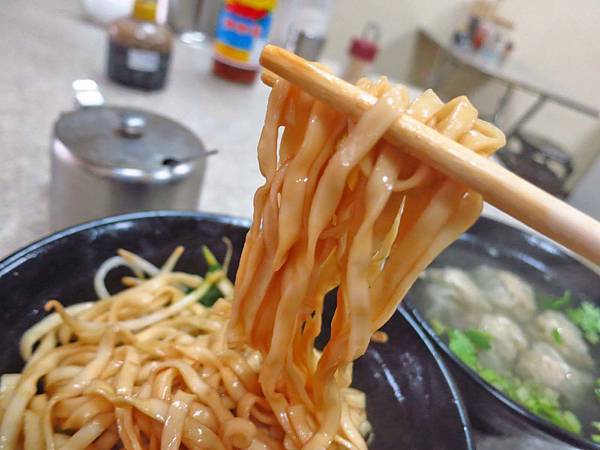 【桃園美食】南崁楊記烏醋麵-鮮美可口的餛飩湯