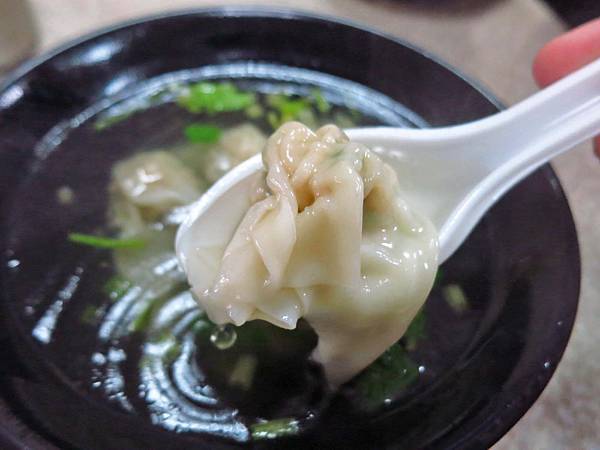 【桃園美食】南崁楊記烏醋麵-鮮美可口的餛飩湯