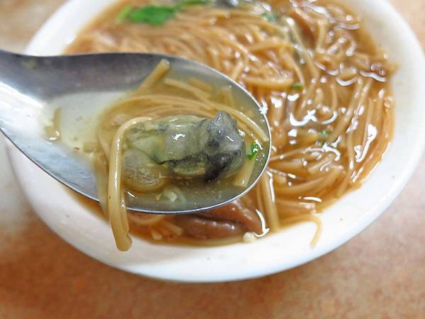 【台北美食】阿川麵線-豐富配料的蚵仔麵線