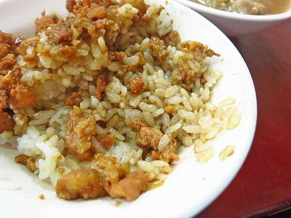 【蘆洲美食】圓環龍鳳號-美味又便宜的魯肉飯