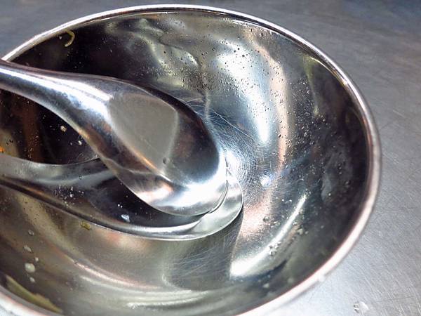 【台北美食】豬肝榮-網路極力推薦的脆口豬肝湯