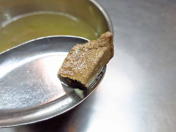 【台北美食】豬肝榮-網路極力推薦的脆口豬肝湯