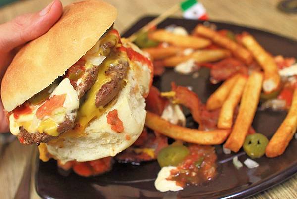 【高雄美食】El Patron 阿豆仔大ㄟ-20種不同辣度的墨西哥料理等你來挑戰 【高雄美食】El Patron 阿豆仔大ㄟ-20種不同辣度的墨西哥料理等你來挑戰