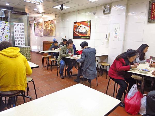 【台北美食】圓環邊蚵仔煎-寧夏夜市裡的超人氣排隊美食