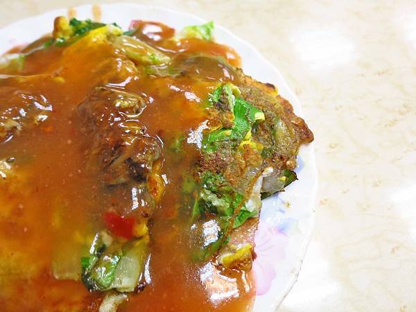 【台北美食】圓環邊蚵仔煎-寧夏夜市裡的超人氣排隊美食