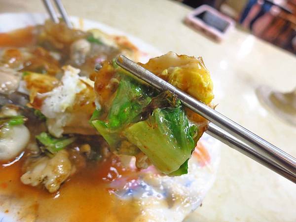 【台北美食】圓環邊蚵仔煎-寧夏夜市裡的超人氣排隊美食