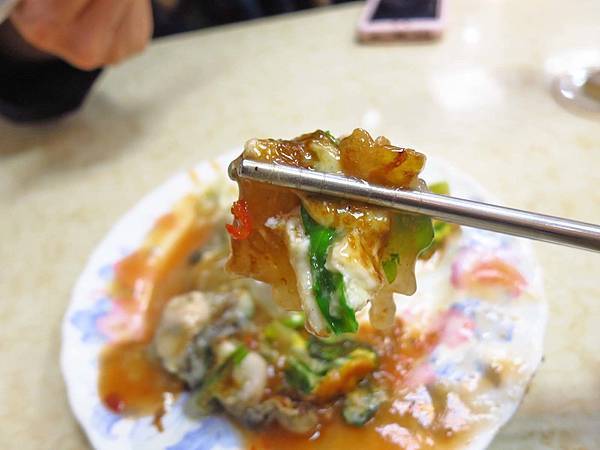 【台北美食】圓環邊蚵仔煎-寧夏夜市裡的超人氣排隊美食