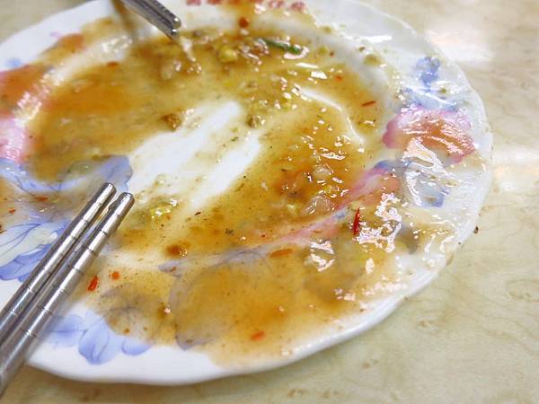 【台北美食】圓環邊蚵仔煎-寧夏夜市裡的超人氣排隊美食