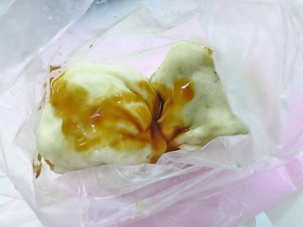 【蘆洲美食】湧蓮寺旁素食水煎包-美味又鮮甜的水煎包