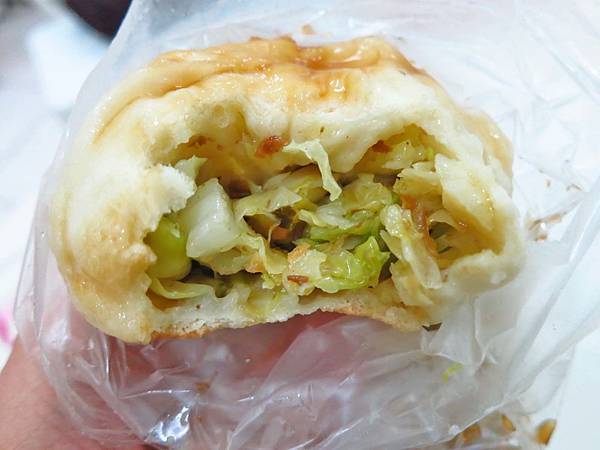 【蘆洲美食】湧蓮寺旁素食水煎包-美味又鮮甜的水煎包