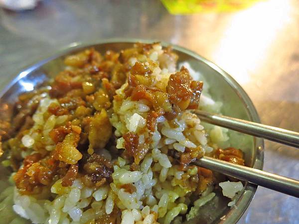 【台北美食】鴨頭正二代滷肉飯-湯頭鮮美的瓜仔肉湯 【台北美食】鴨頭正二代滷肉飯-湯頭鮮美的瓜仔肉湯