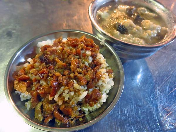 【台北美食】鴨頭正二代滷肉飯-湯頭鮮美的瓜仔肉湯 【台北美食】鴨頭正二代滷肉飯-湯頭鮮美的瓜仔肉湯