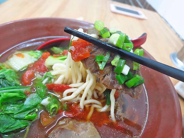 【蘆洲美食】巷口牛肉麵-美味的番茄牛肉麵 【蘆洲美食】巷口牛肉麵-美味的番茄牛肉麵
