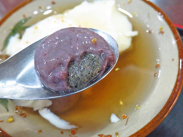 【台北美食】冰霖古早味豆花-美味的桂花蜜湯圓豆花
