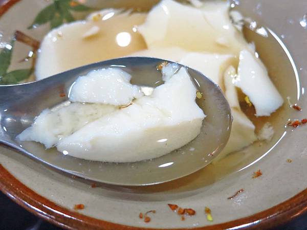 【台北美食】冰霖古早味豆花-美味的桂花蜜湯圓豆花