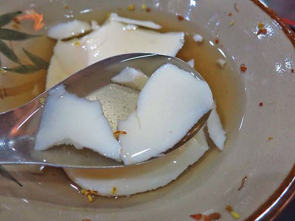 【台北美食】冰霖古早味豆花-美味的桂花蜜湯圓豆花