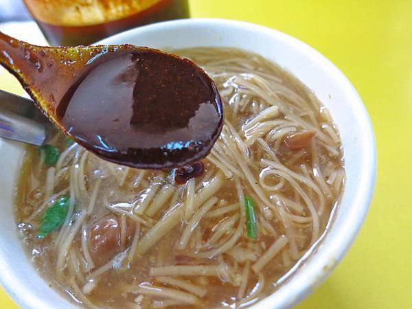 【台北美食】後車站六洲麵線-台北後火車站30年老店