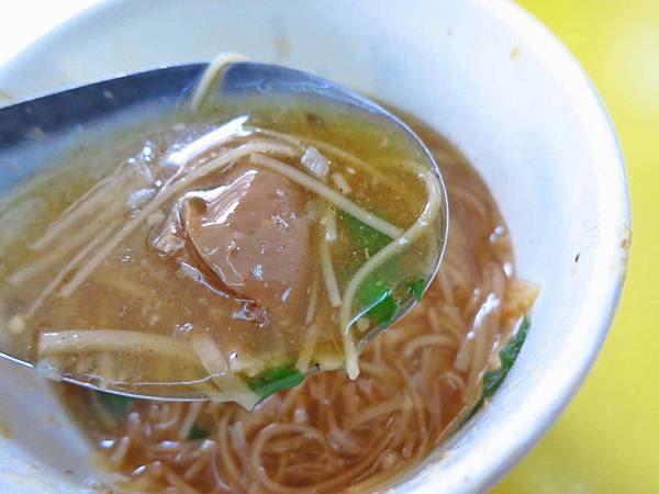 【台北美食】後車站六洲麵線-台北後火車站30年老店