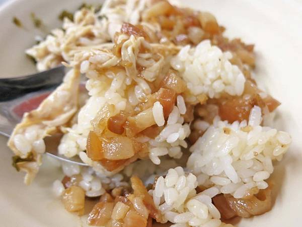 【台北美食】冠鼎雞肉飯-不起眼卻非常美味的小吃店