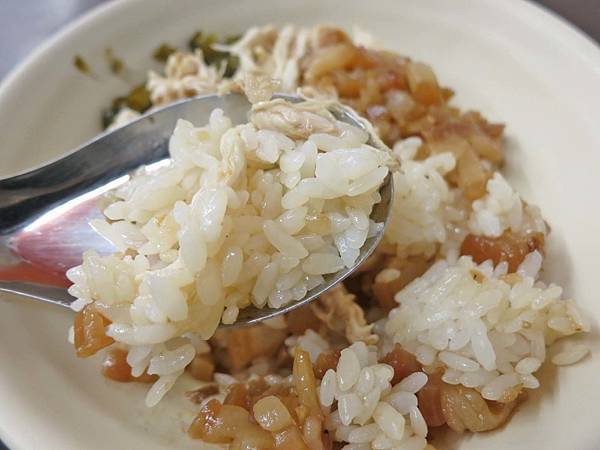 【台北美食】冠鼎雞肉飯-不起眼卻非常美味的小吃店