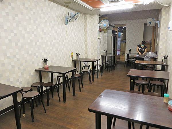 【台北美食】冠鼎雞肉飯-不起眼卻非常美味的小吃店