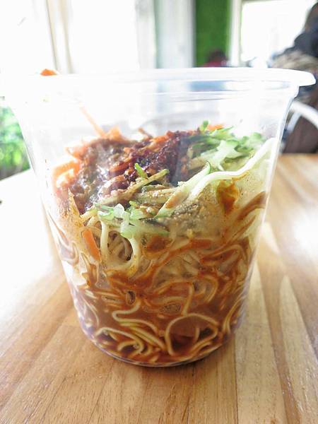 【桃園美食】貓八涼麵專賣店-舒適的文青涼麵店