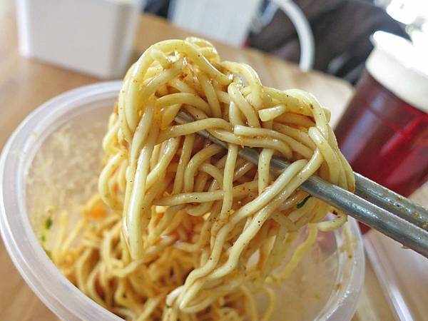 【桃園美食】貓八涼麵專賣店-舒適的文青涼麵店