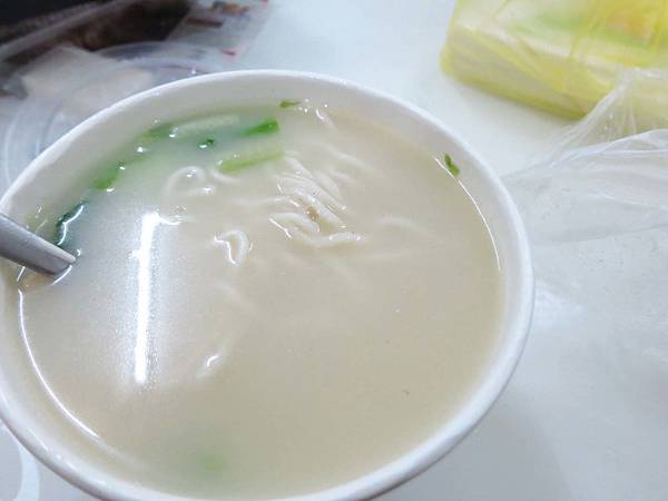 【台北美食】味都拉麵-百元有找的濃郁拉麵