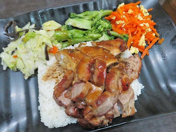 【台北美食】九隆港式燒臘-便宜又美味的燒臘店 【台北美食】九隆港式燒臘-便宜又美味的燒臘店